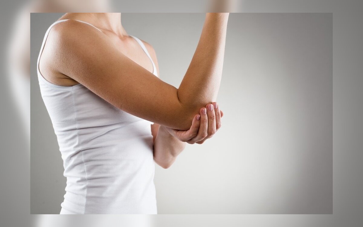 stiprus skausmas alkūnės sąnario kai pradeda nuo nugaros skausmo ir sąnarių skausmas