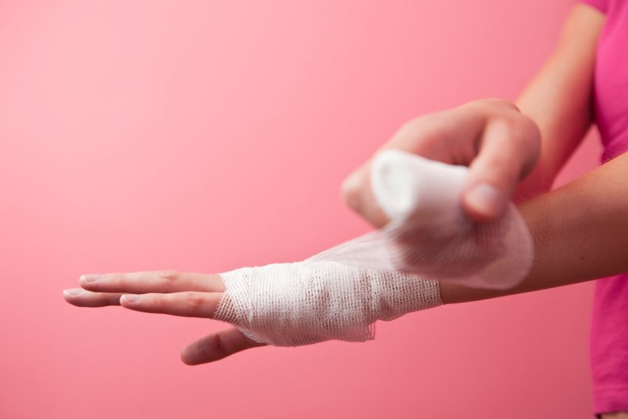 skausmas rankų šepečiai artrito gydymas peties palaikimo