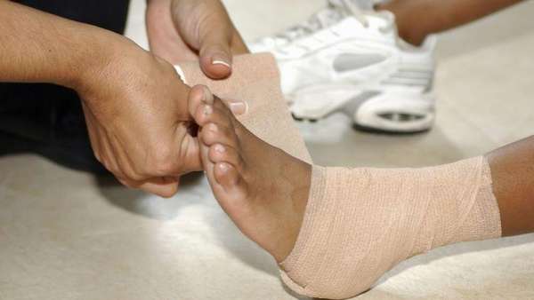 ligų gydymas sąnarių žmonės pulsuojantis skausmas rankų sąnarius