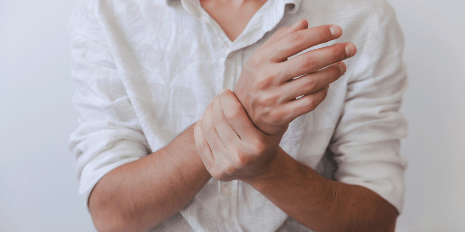skausmas alkūnės ir plaštakos sąnario ženklai artritas riešo rankas