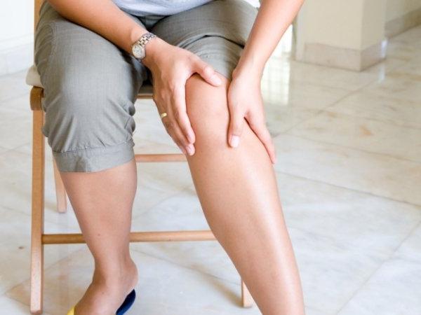 skausmas jungtiniame ką daryti pėsčiomis artrozė ant šepečio rankų gydymo