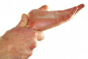 uždegimas piršto teptuku sąnario skausmas rankų rankų sąnariuose osteochondrozės metu